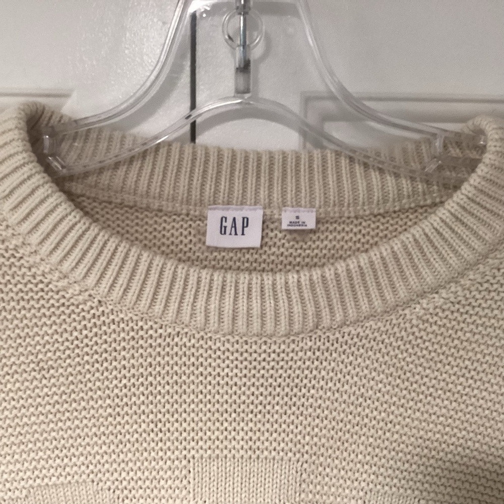 GAP Women's cream Crew Neck Sweater with logo Size Small - Picture 4 of 5